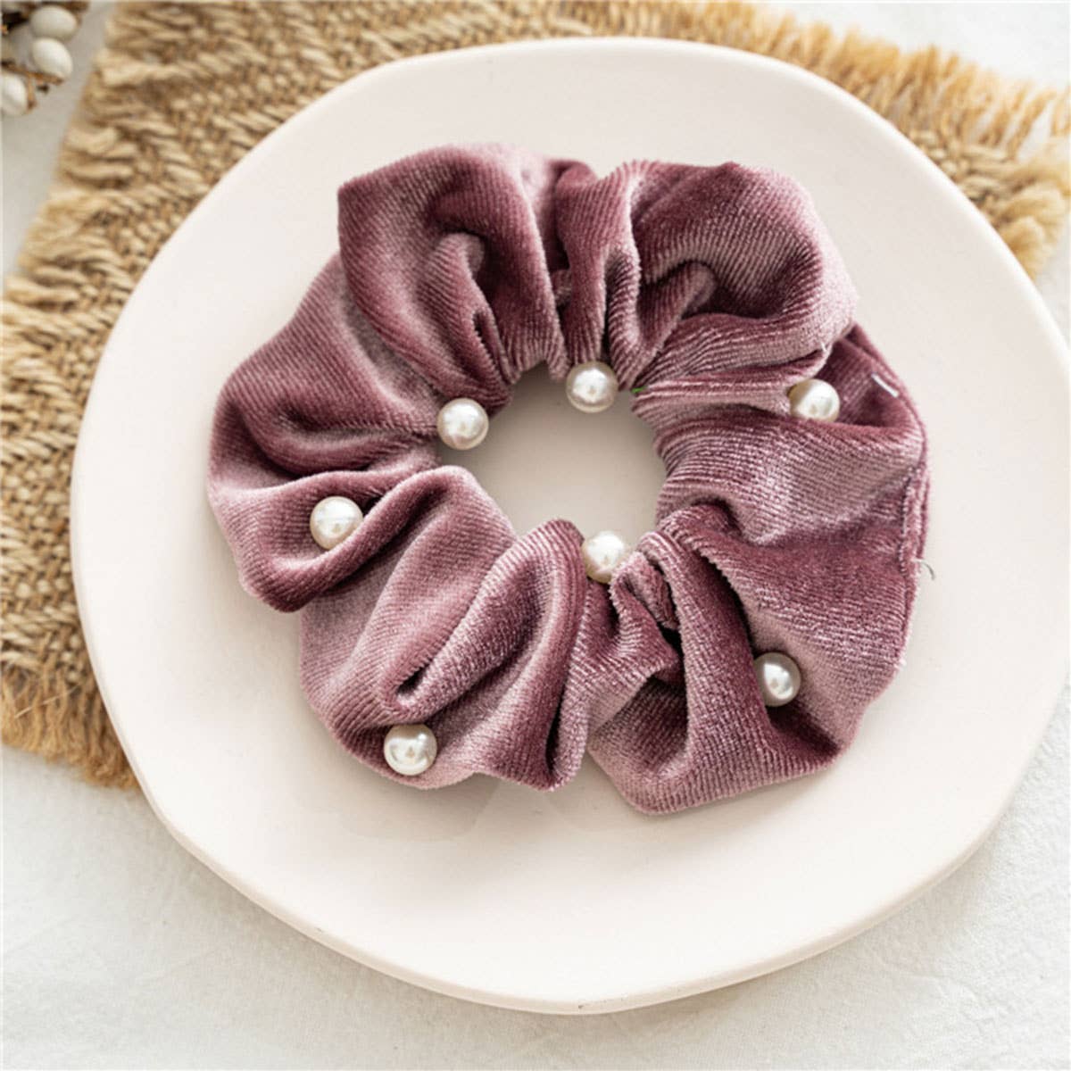 PEARL FUZZY HAIR SCRUNCHIES_CWAHA0382