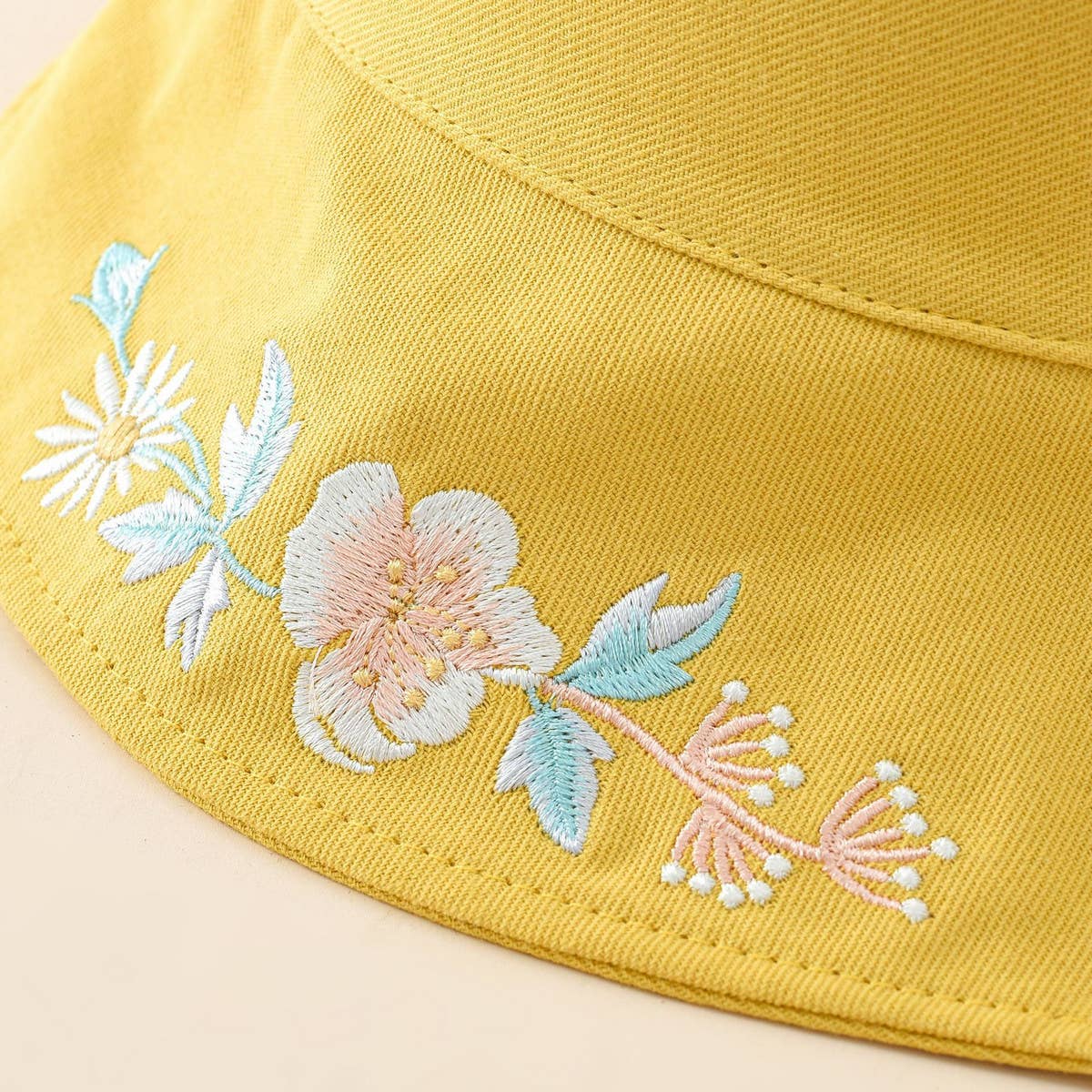 REVERSIBLE EMBROIDERED FLOWER BUCKET HAT_CWAH1411