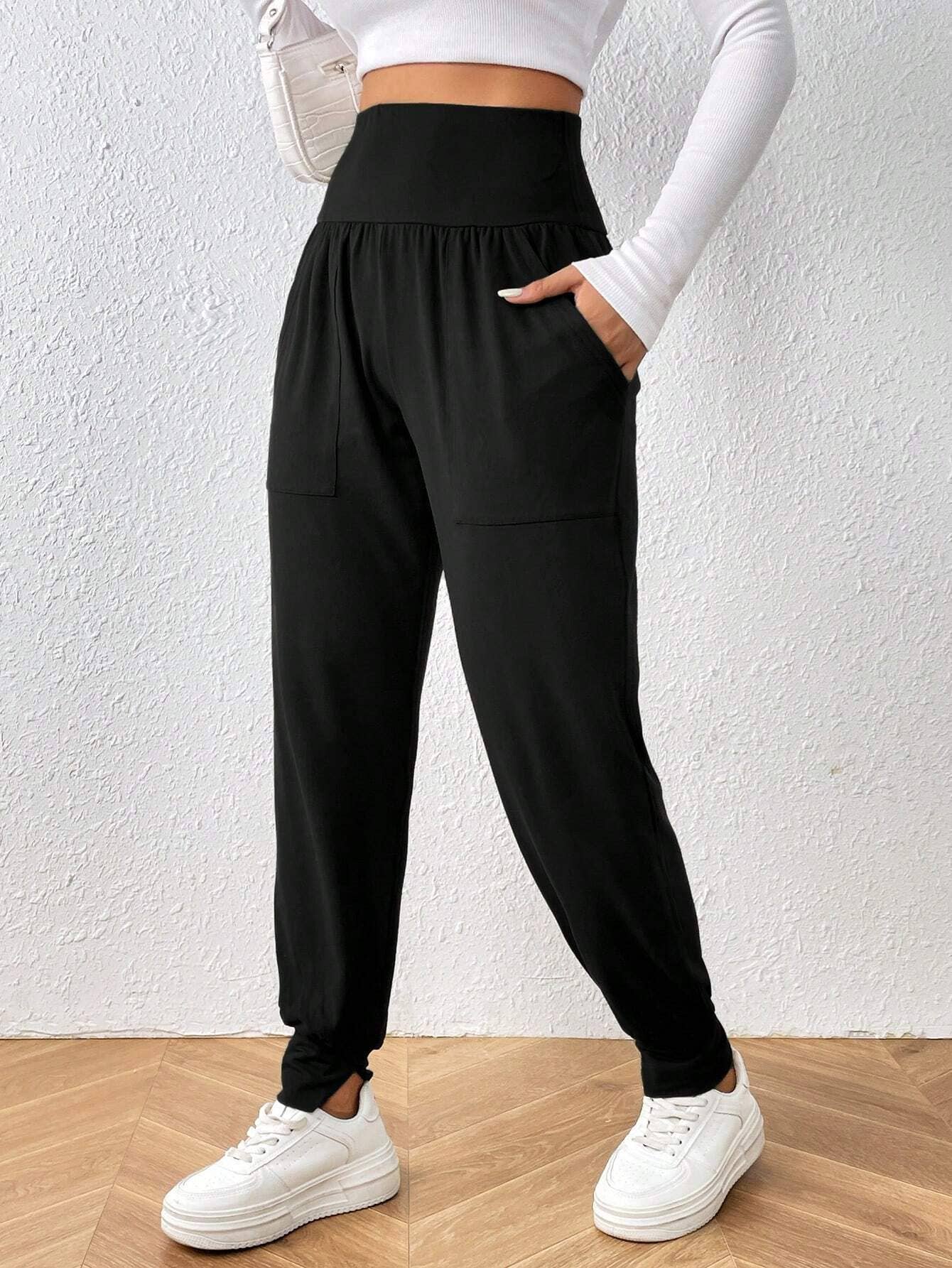 HIGH-WAISTED LEGGINGS WITH SLIM LEGS