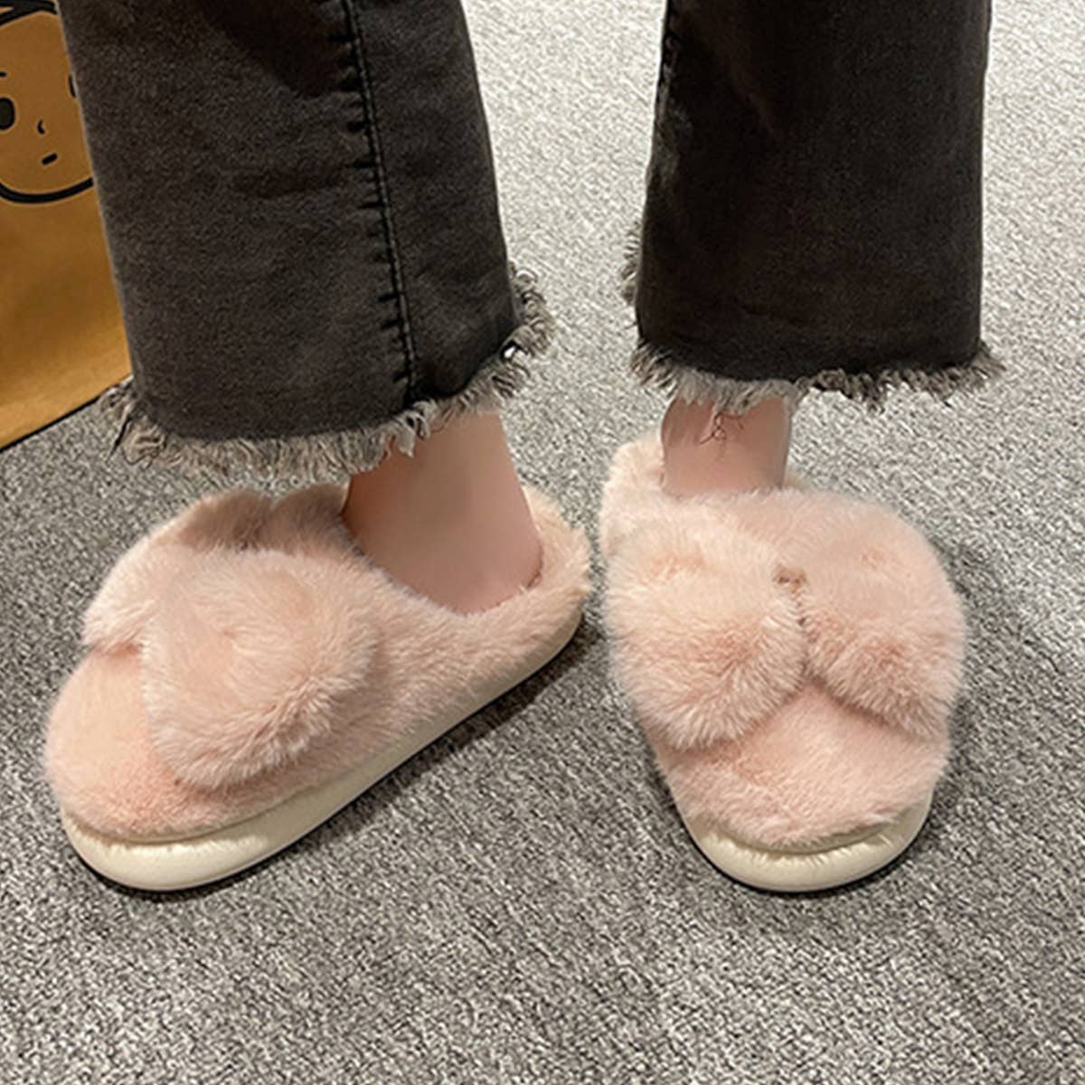 WOMEN  WINTER BOW  FLUFFY SLIPPERS_CWSHS0377