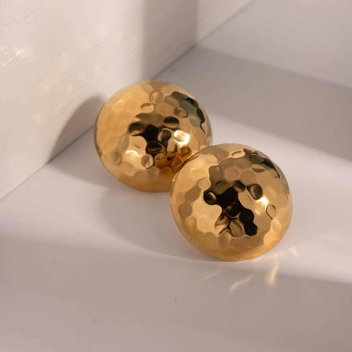 TEMPERAMENT LIGHT LUXURY GOLD ROUND EARRINGS
