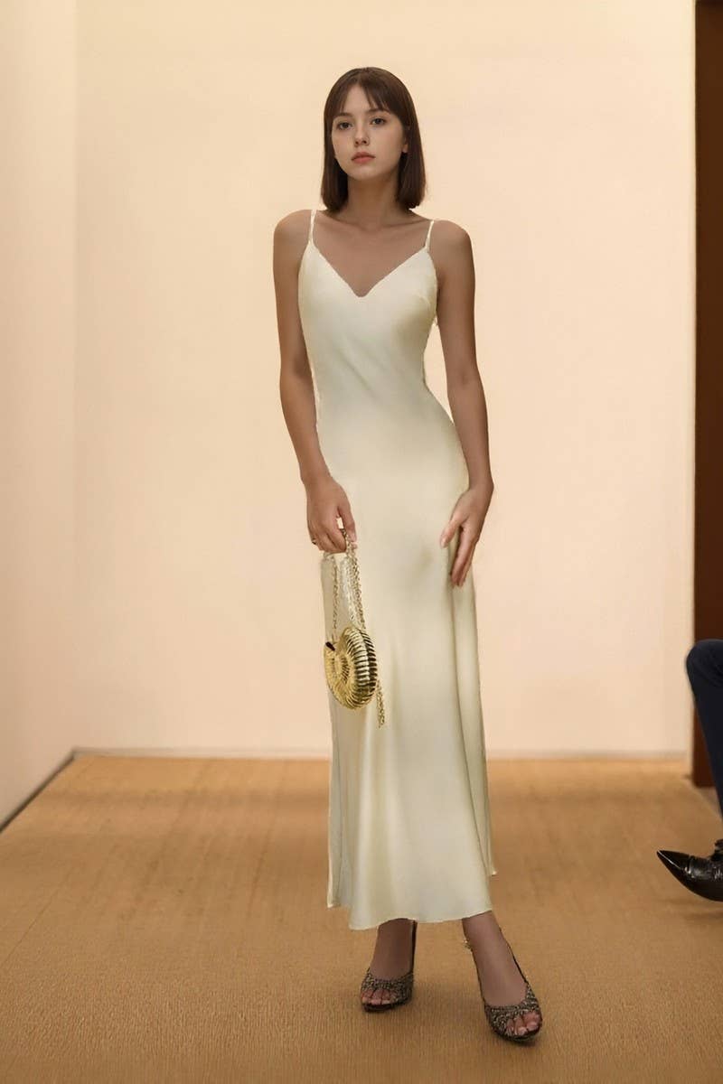 CWDMD6410_V-NECK BACKLESS SOLID ELEGANT MAXI DRESS