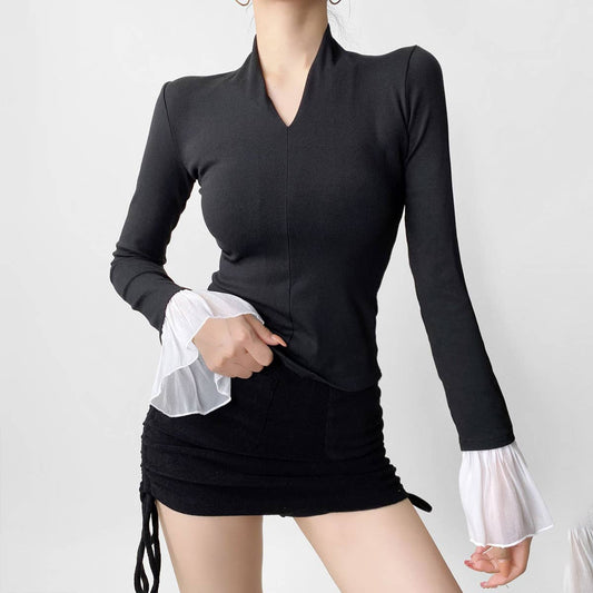 FLARED SLEEVE SPLICING V-NECK STYLE BASE SHIRT
