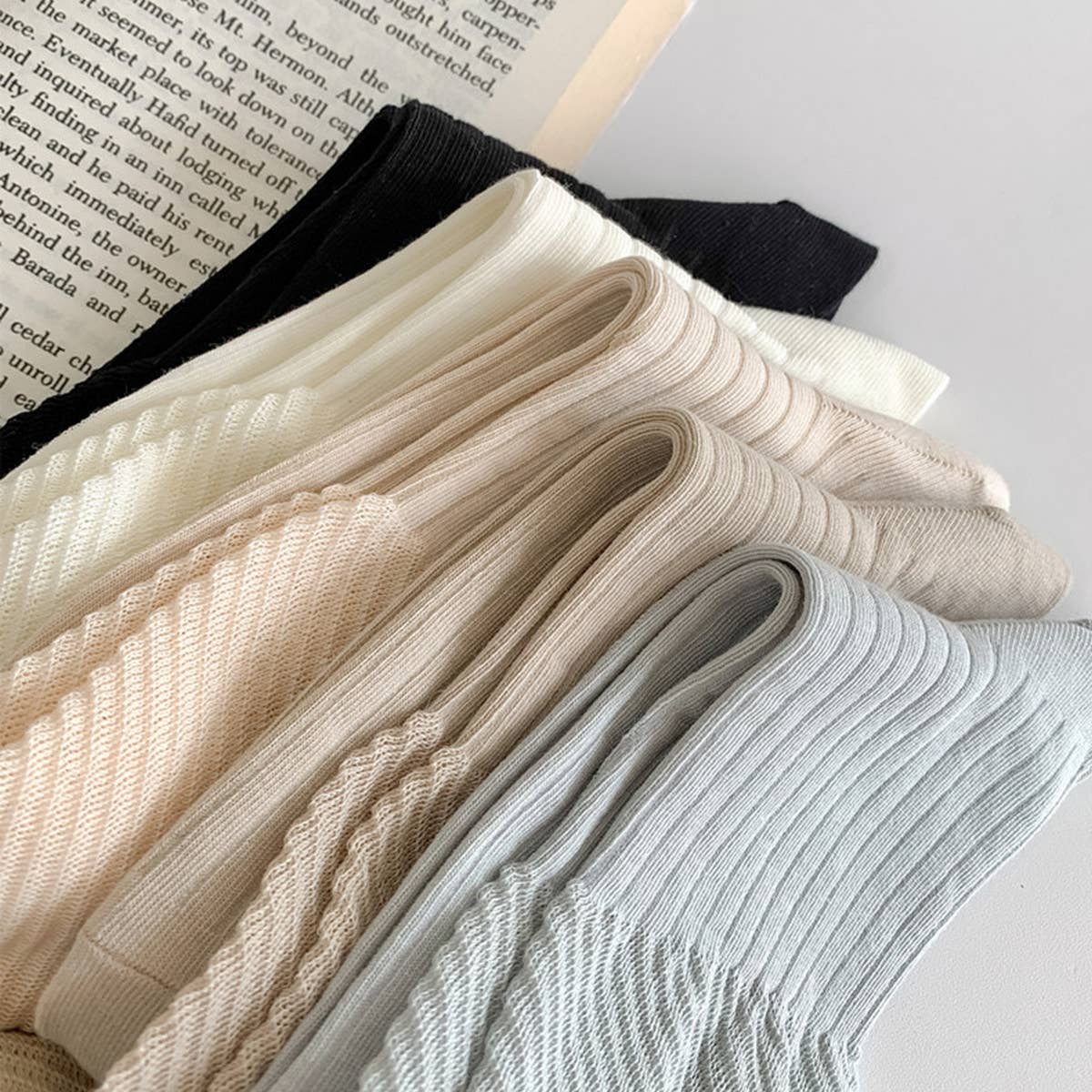 WOMEN BREATHABLE MESH MID-LENGTH COTTON SOCKS