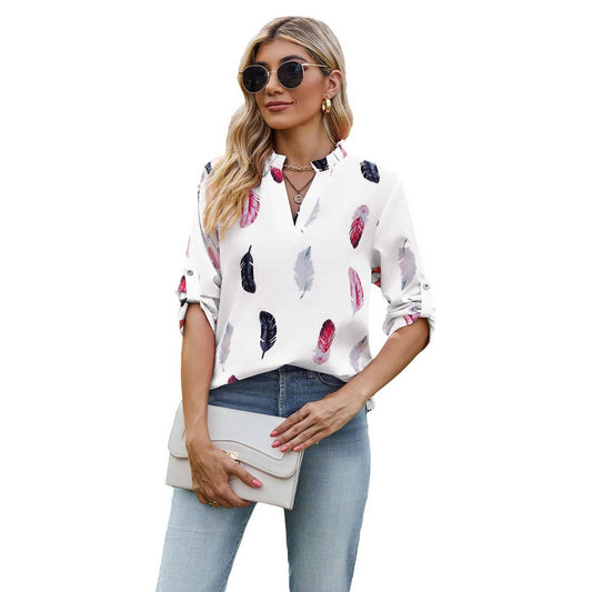 V-neck feather print seven-quarter sleeve shirt