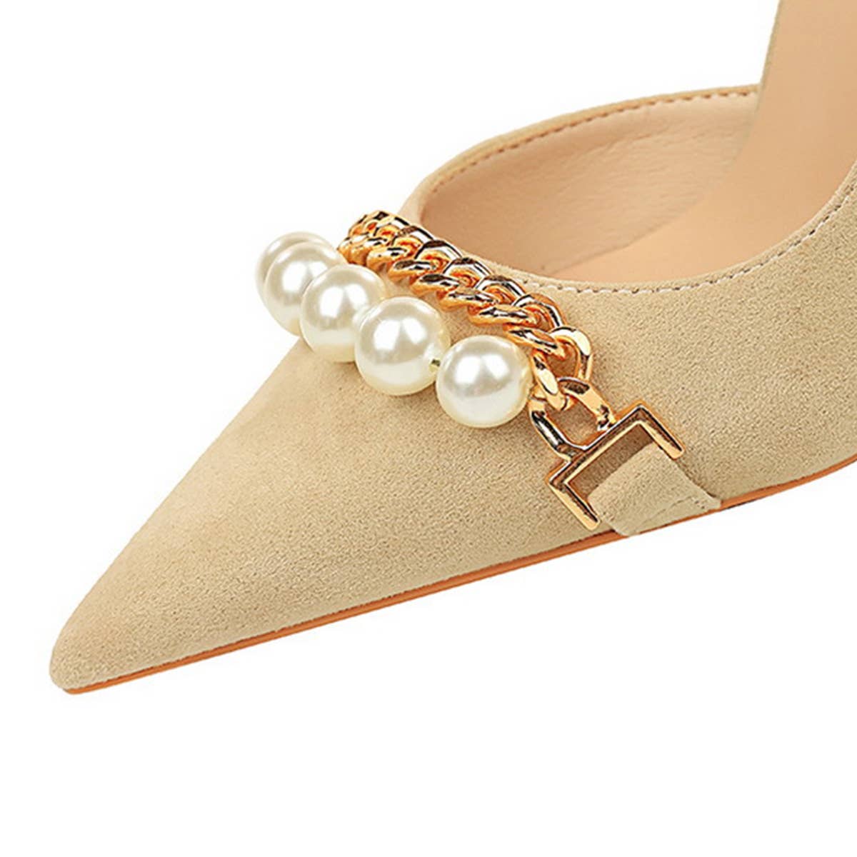 SHALLOW-MOUTHED AND POINTED PEARL CHAIN HIGH HEELS