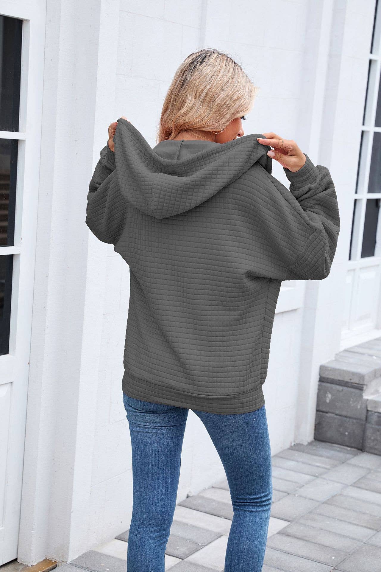 Solid-color zipper long-sleeved hooded jacket