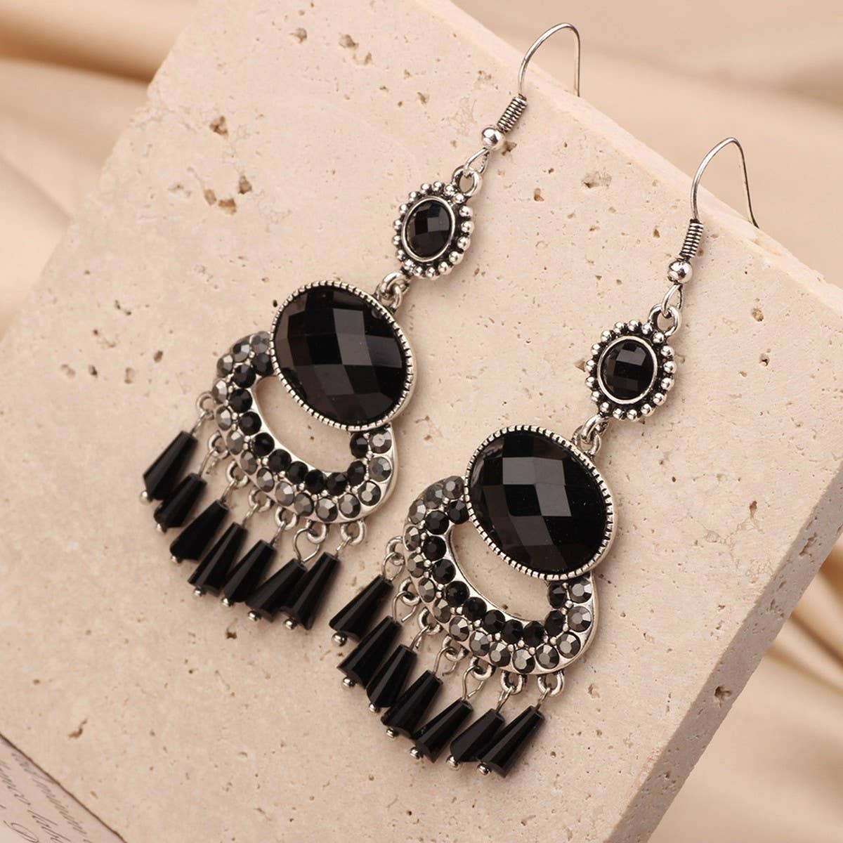 HIGH-END AND VERSATILE RETRO ETHNIC STYLE EARRINGS