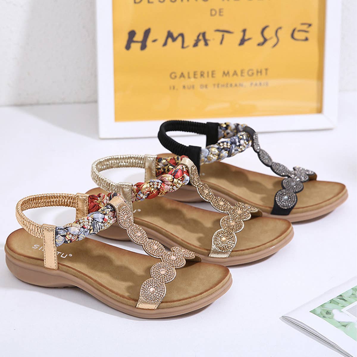 BOHEMIAN RHINESTONE FLAT BOTTOMED BEACH SANDALS_CWSHS0539