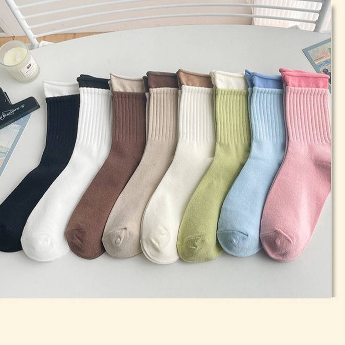 WOMEN PAIR BREATHABLE HEMMED SOCKS