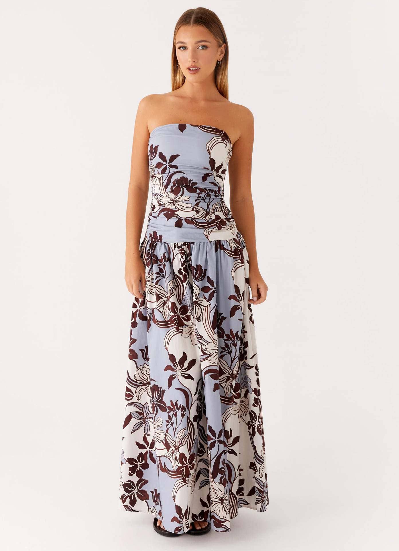 Vacation-style floral printed backless dress