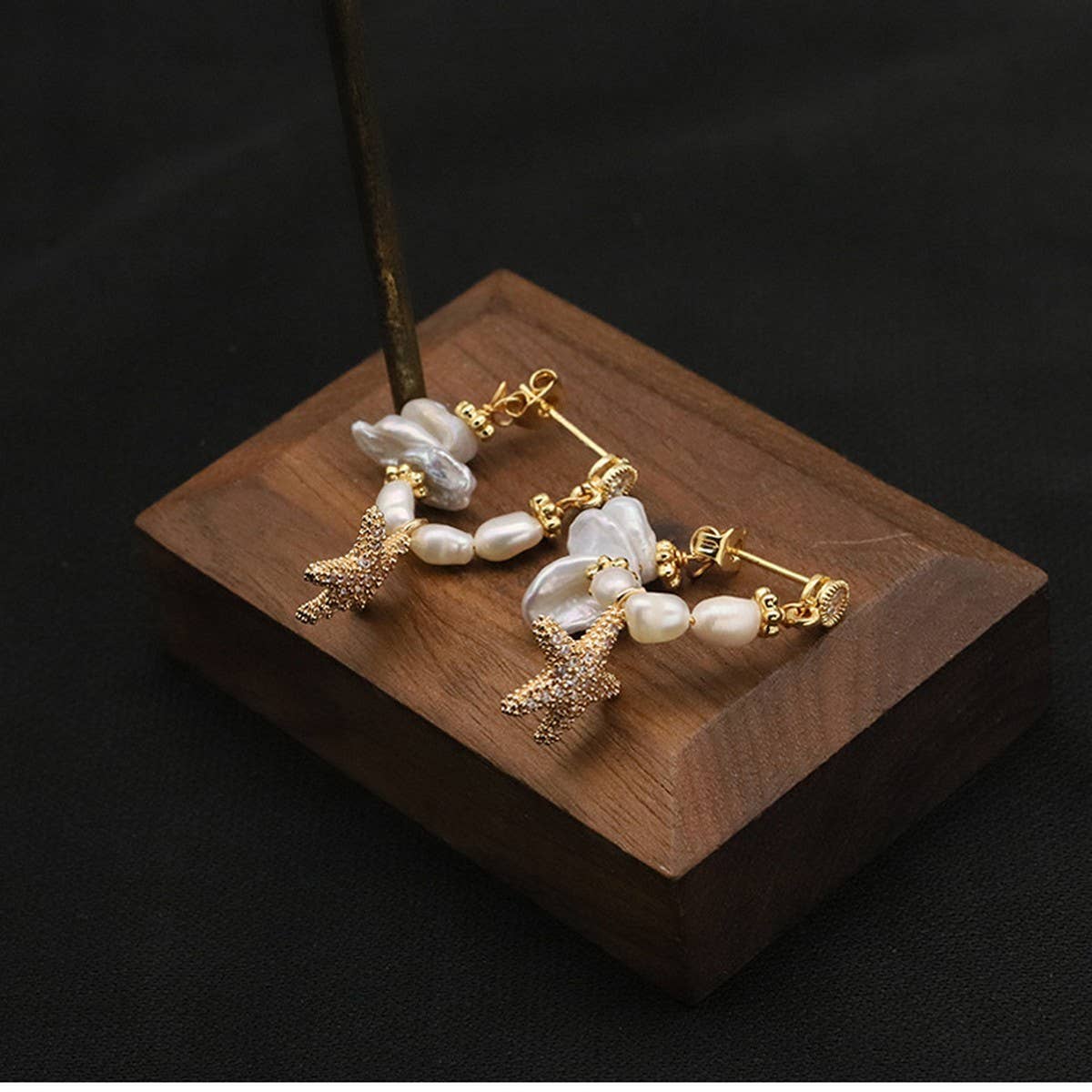 NEW HIGH-END RETRO FASHION PEARL EARRINGS