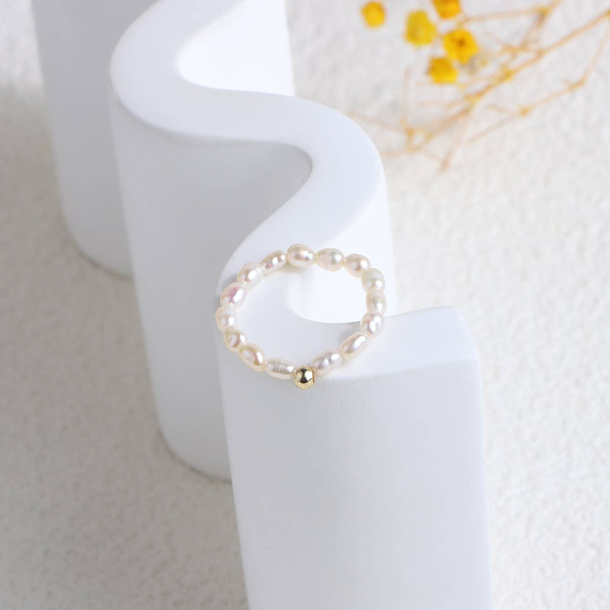 Irregular elastic string beaded pearl tail ring
