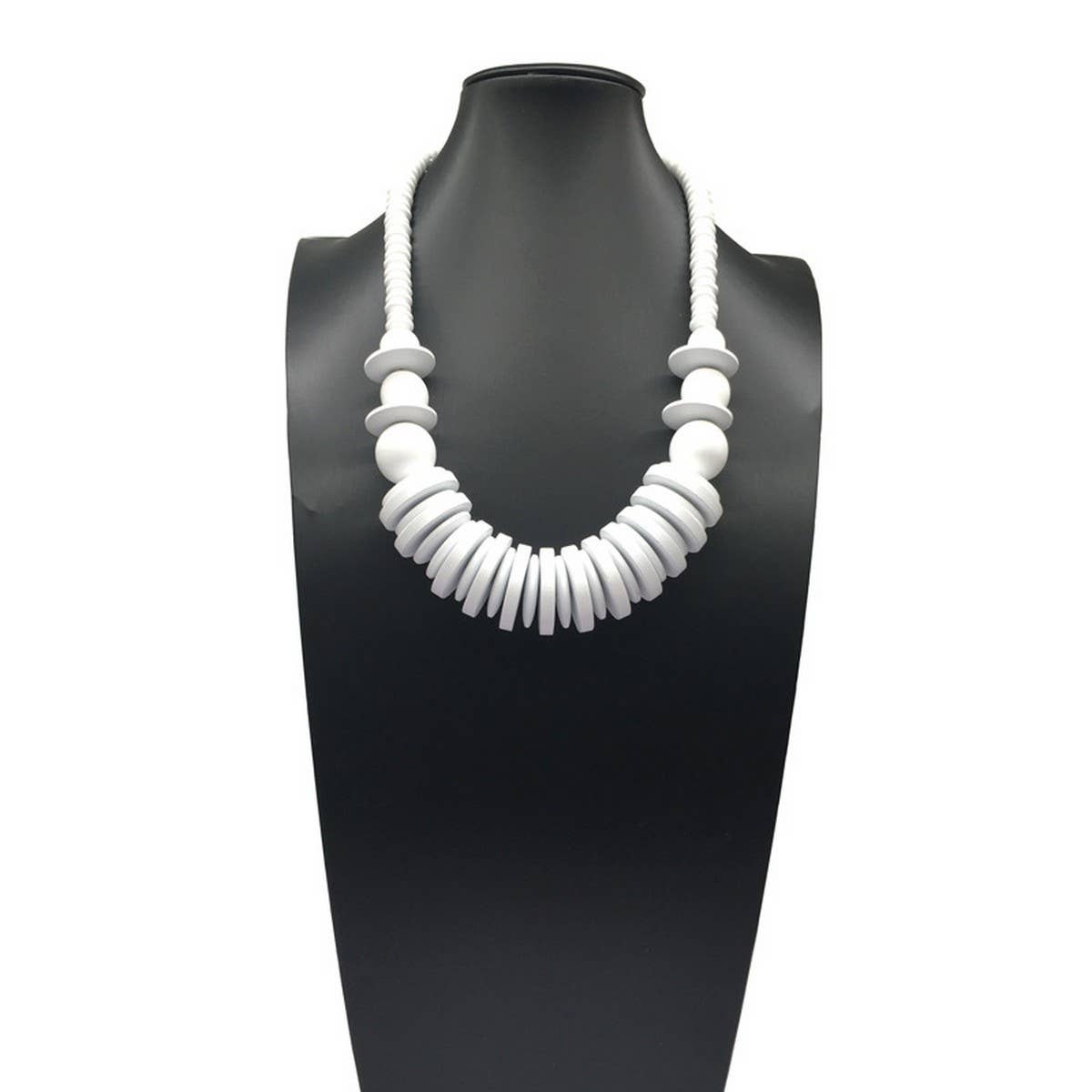 VINTAGE SINGLE LAYER WOODEN BEAD NECKLACE