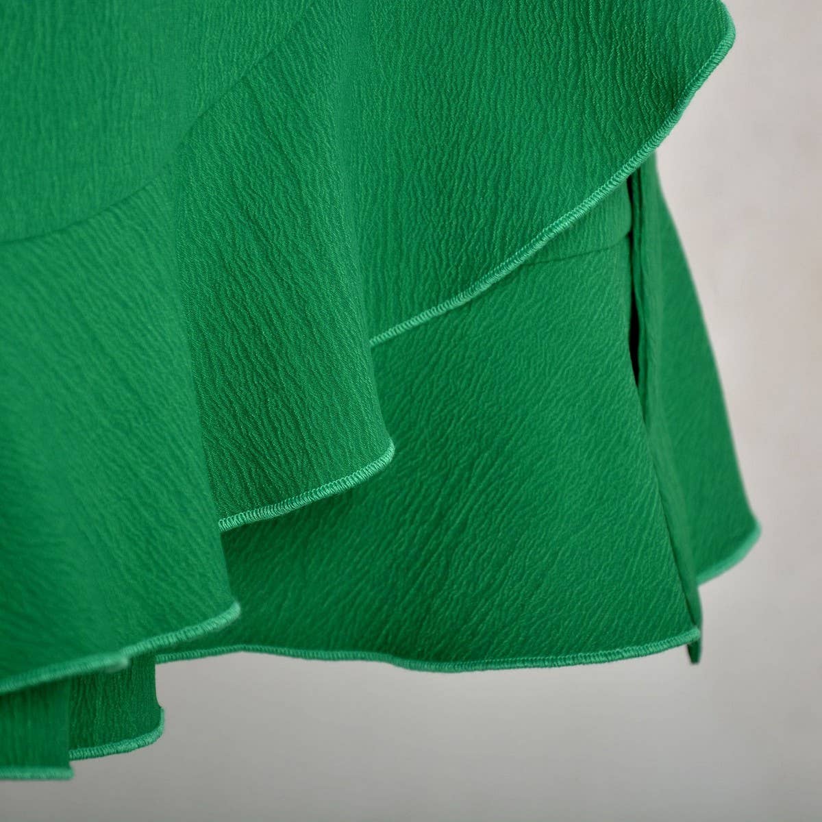 ONE-PIECE SKIRT SOLID COLOR RUFFLED SHORT SKIRT_CWAB4812