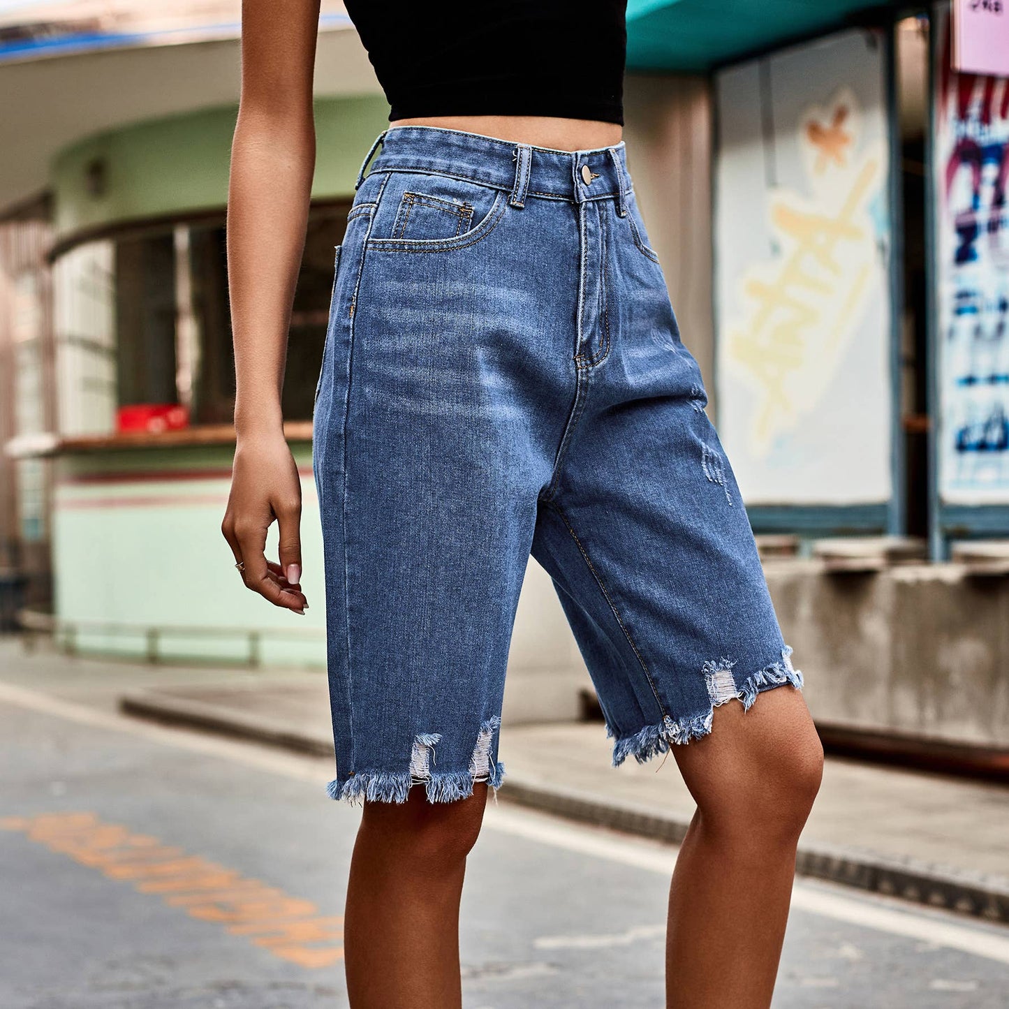 Fashion raw fringes ripped to make old jeans