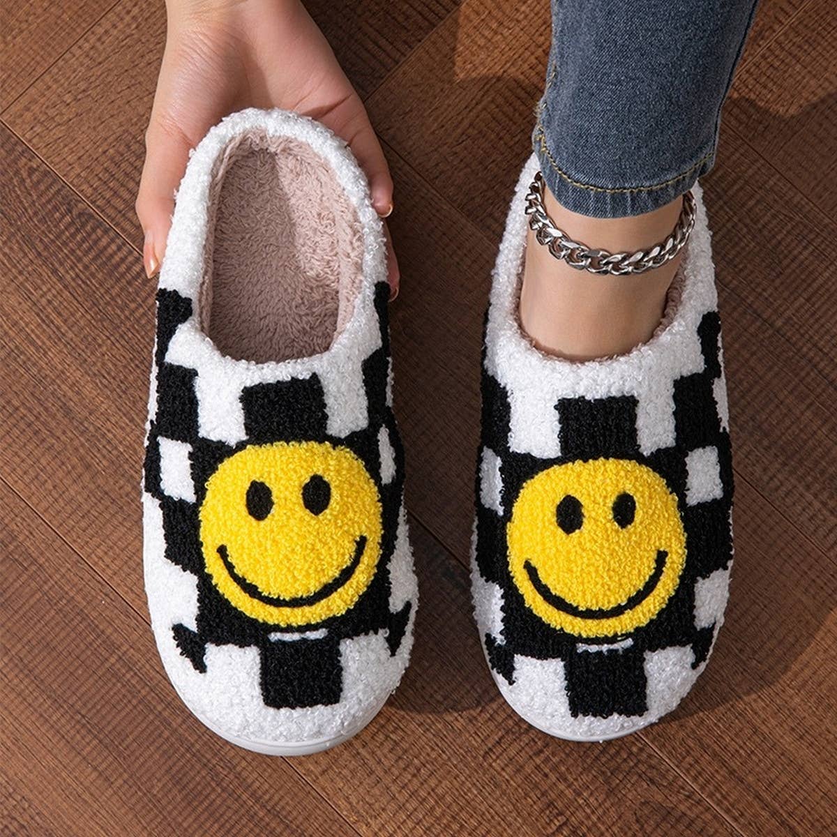 HOME CHECKERBOARD SMILEY FACE COTTON SLIPPERS